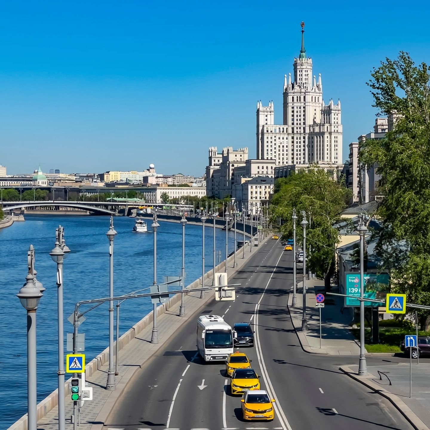 Новая автомобильная и пешеходная набережная