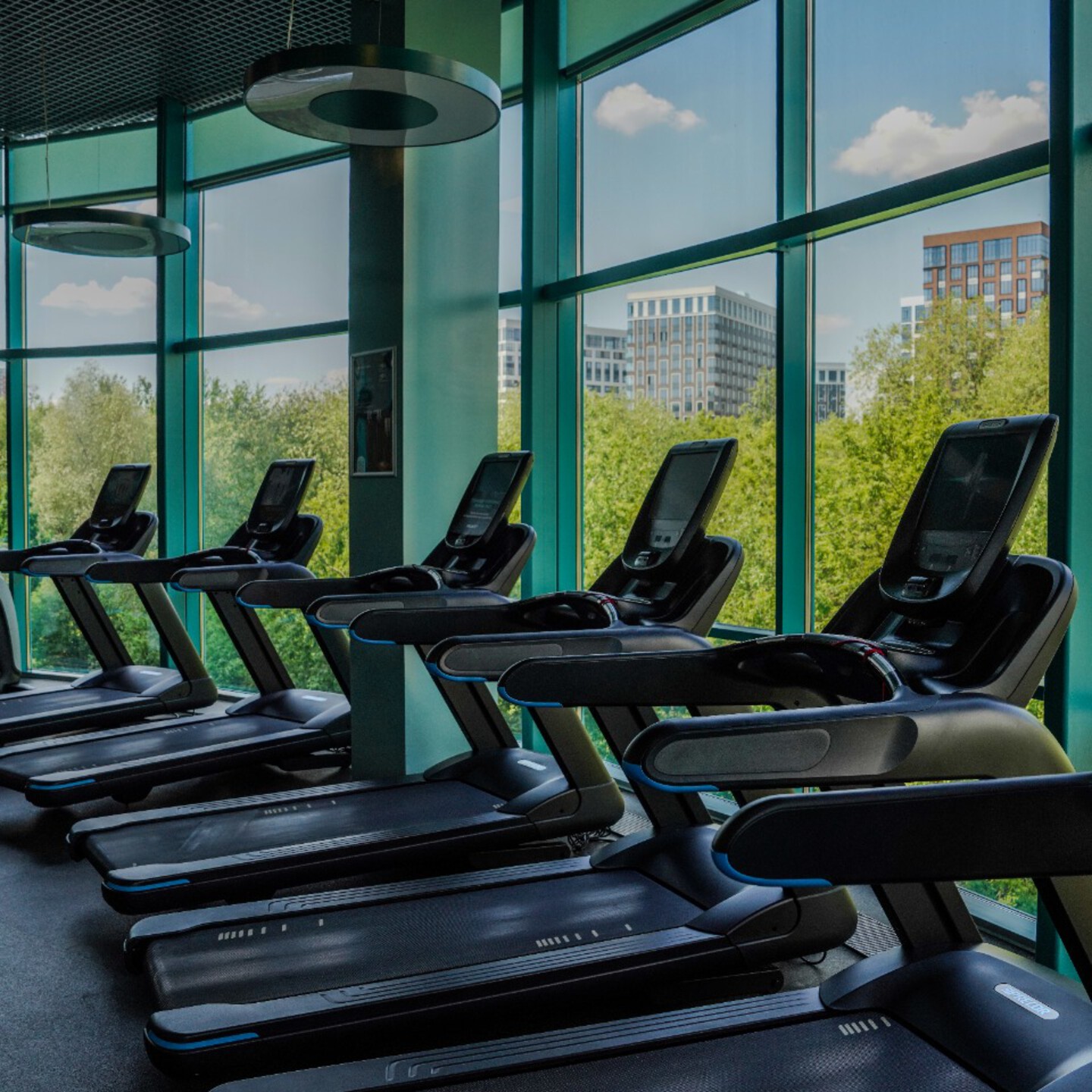 Спортклуб с бассейном Hills&Rumble Спортклуб с бассейном Hills&Rumble